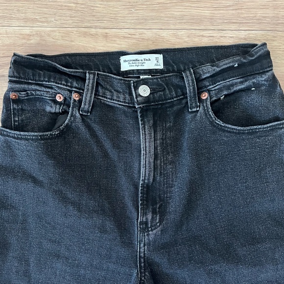 Abercrombie jeans - Picture 3 of 3